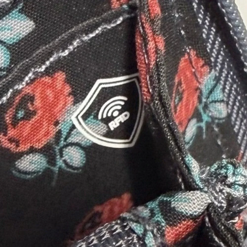 Vera Bradley RFID‎ Small Zip-Around Wallet Carbon Gray Microfiber 39334-I58 NWT - Picture 6 of 7